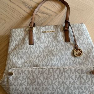 Michael Kors Logo Jet Set large travel tote bag with double handles